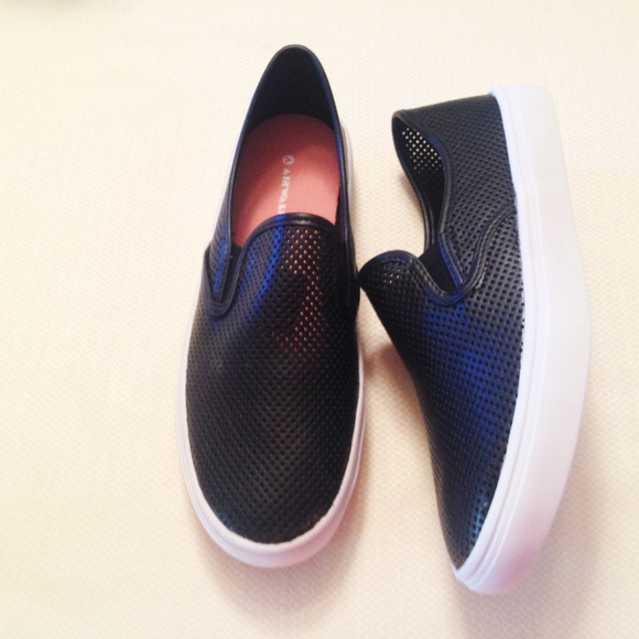 Shoes casual womens new size 6.5M slip ons Airwalk black man made materials - Picture 2 of 3